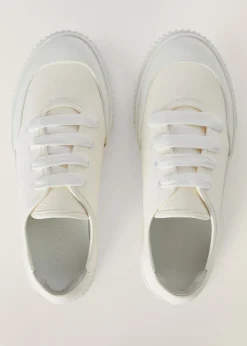 Sneakers Riverhead
