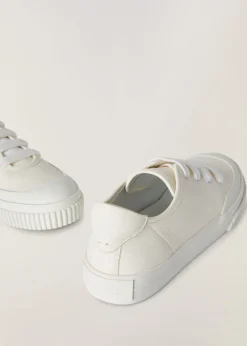 Sneakers Riverhead