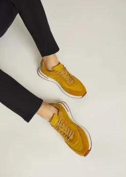 Sneakers Week End Walk