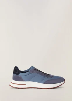 Sneakers Week End Walk