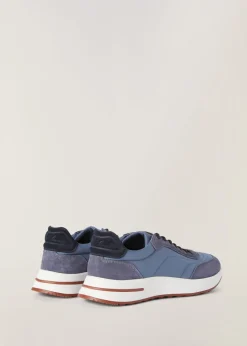 Sneakers Week End Walk