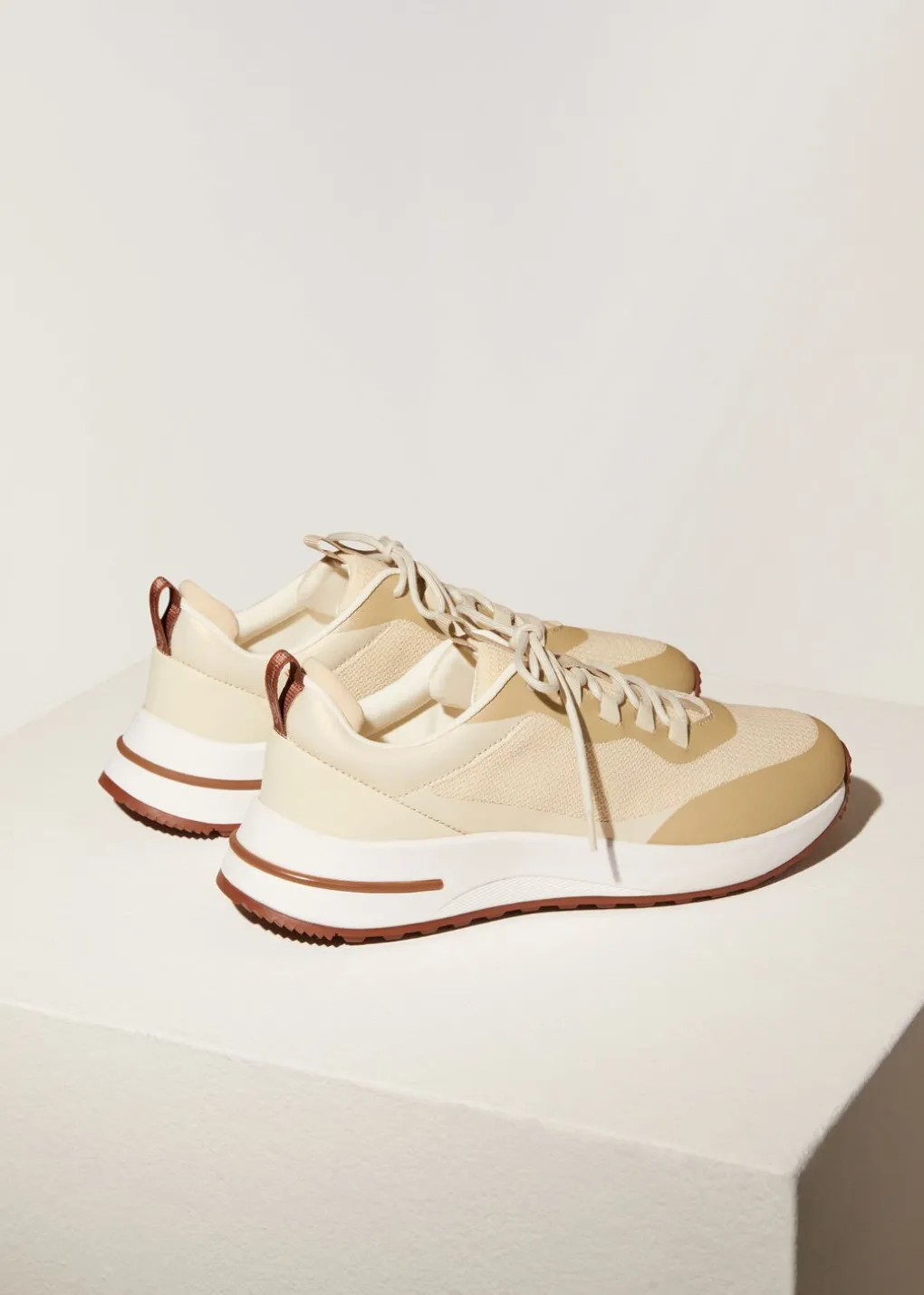 Sneakers Week-End Walk